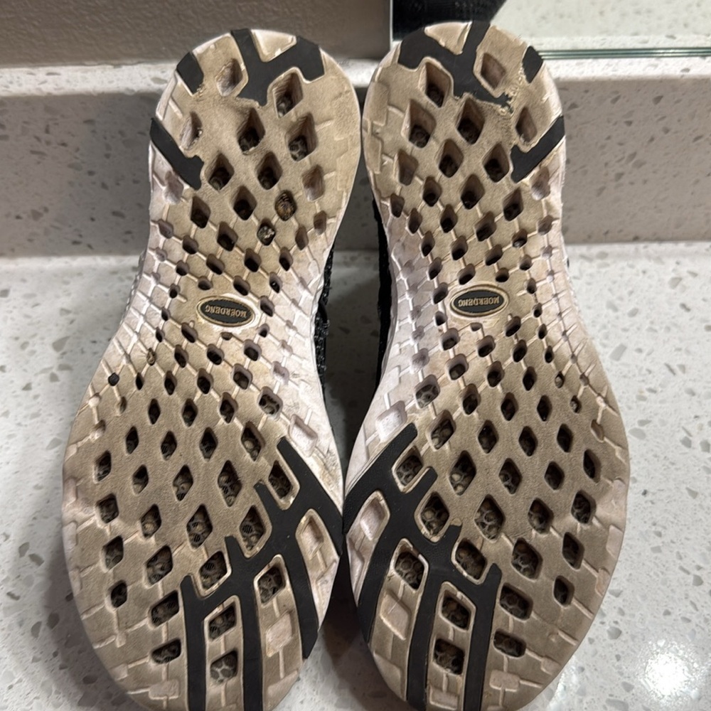 Black Knit water shoes SZ 39/9 lightweight‎ GUC beach walking summer - Picture 3 of 4